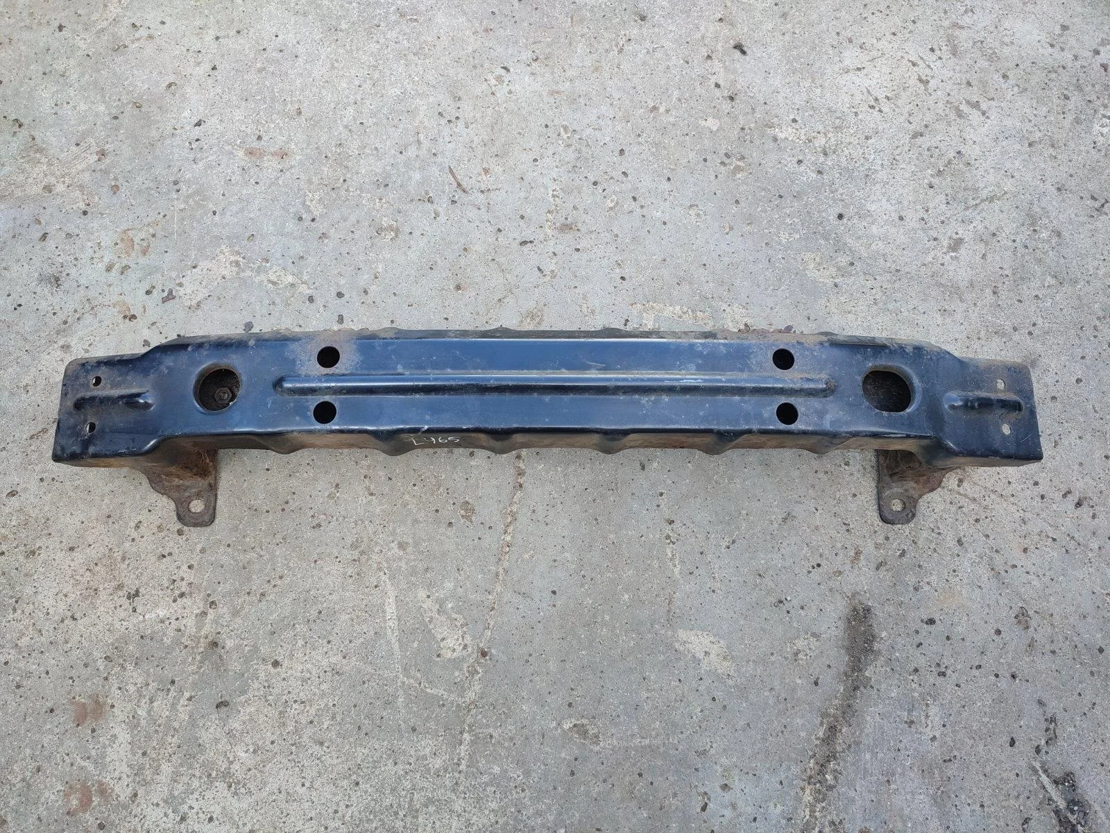 Усилитель бампера SsangYong Rexton 2009 Y250