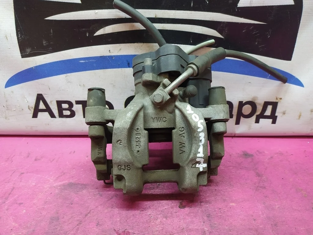 Суппорт задний левый Tiguan 2 Passat B8 3Q0615423