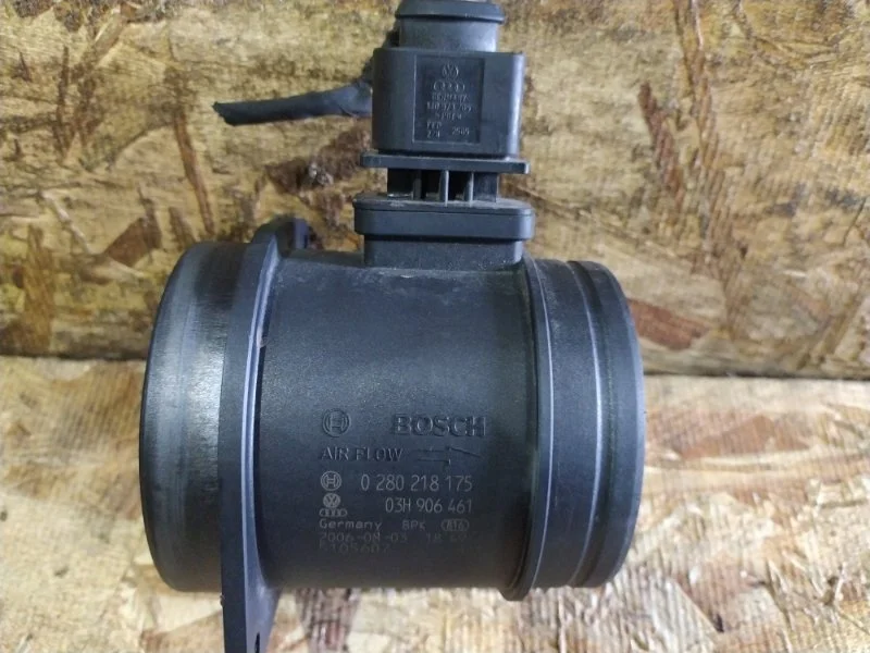 Датчик массового расхода воздуха дмрв Volkswagen Passat 2007 B6