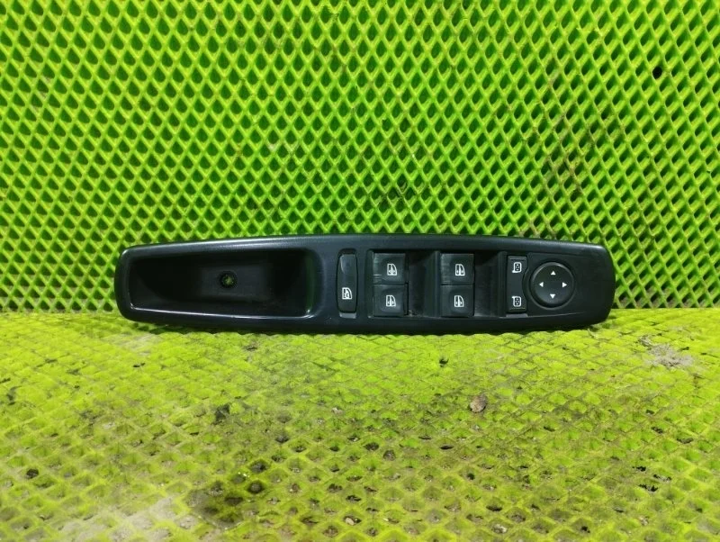Блок управления стеклоподъемниками Renault Megane 3 2010 809610016R УНИВЕРСАЛ K9KH872