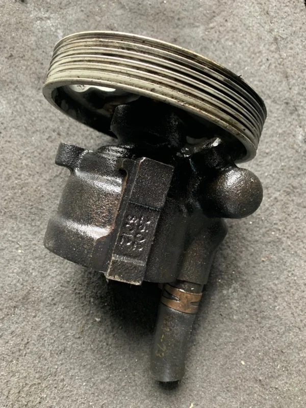 Насос гидроусилителя руля Renault Logan