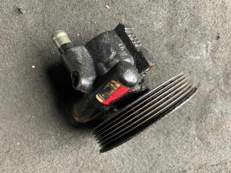 Насос гидроусилителя руля Renault Logan