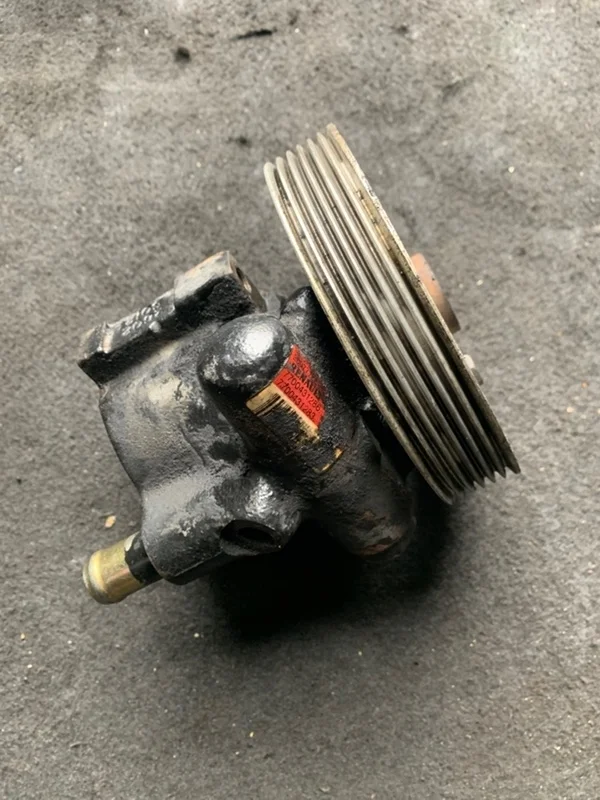 Насос гидроусилителя руля Renault Logan