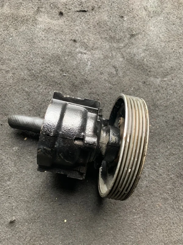 Насос гидроусилителя руля Renault Logan