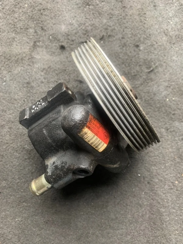 Насос гидроусилителя руля Renault Logan