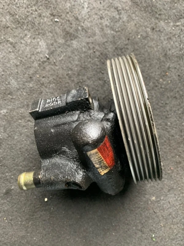 Насос гидроусилителя руля Renault Logan