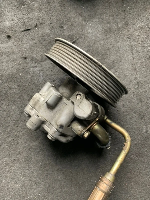 Насос гидроусилителя руля Audi A4