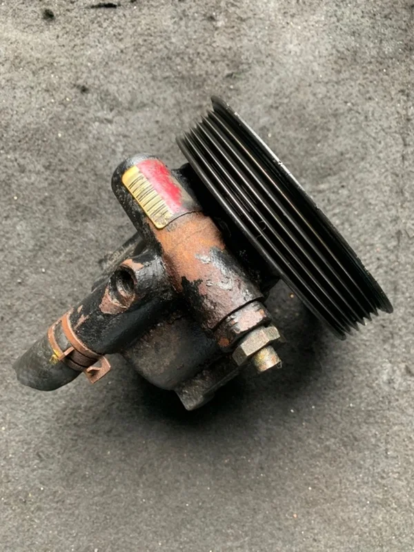 Насос гидроусилителя руля Renault Logan