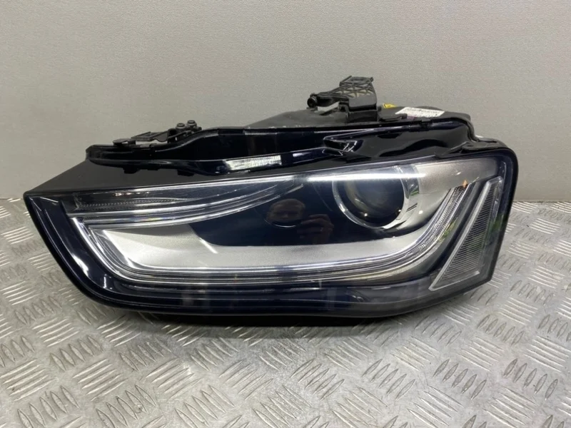 Фара ксенон Audi A4 B8
