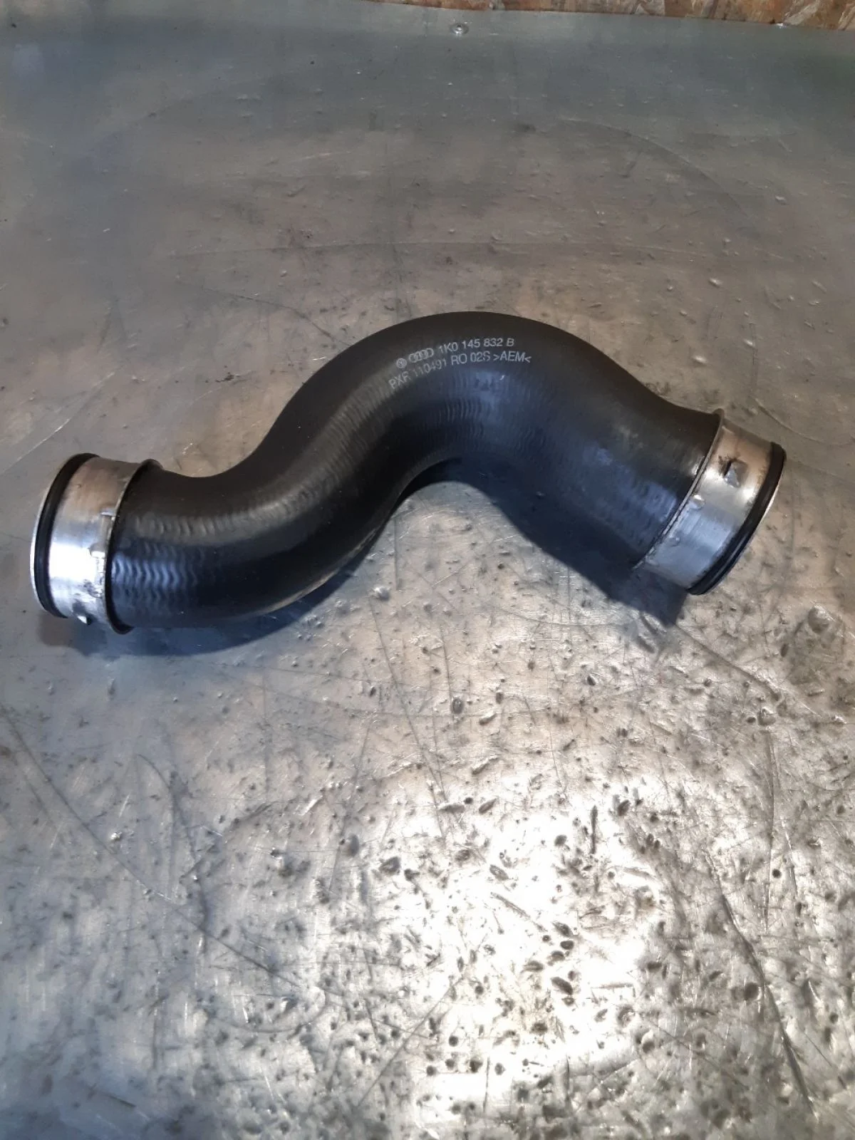 Патрубок интеркулера Skoda Octavia II рестайлинг (2008—2013) 2010 1Z/F9R