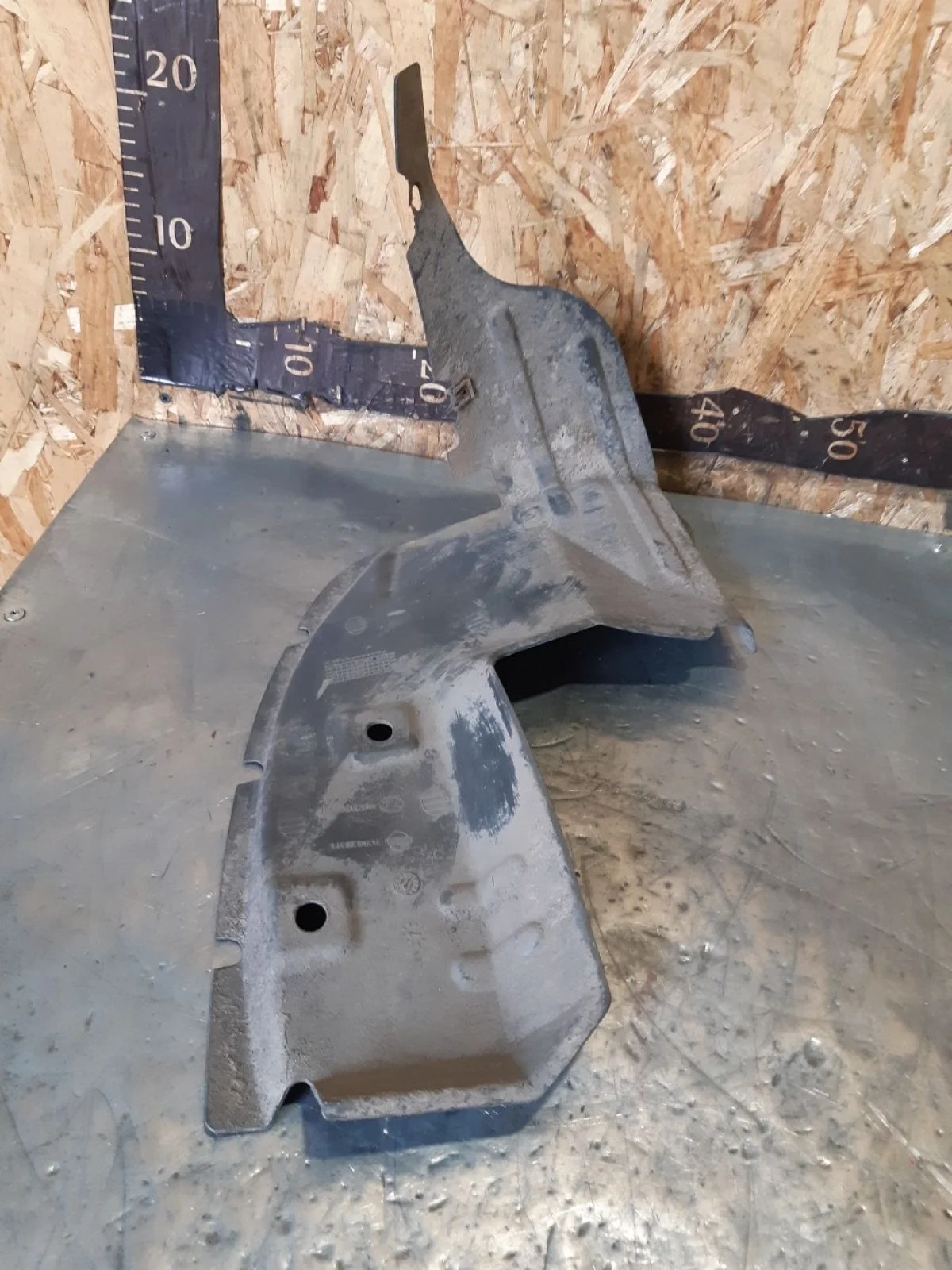 Пыльник бампера заднего правый Nissan Pathfinder III рестайлинг (2010—2014) 2011 KAF - бежевый