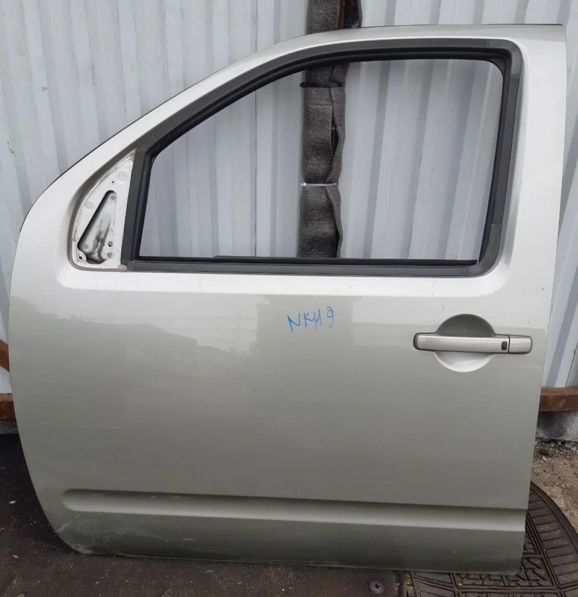 Дверь передняя левая Nissan Pathfinder III рестайлинг (2010—2014) 2011 KAF - бежевый
