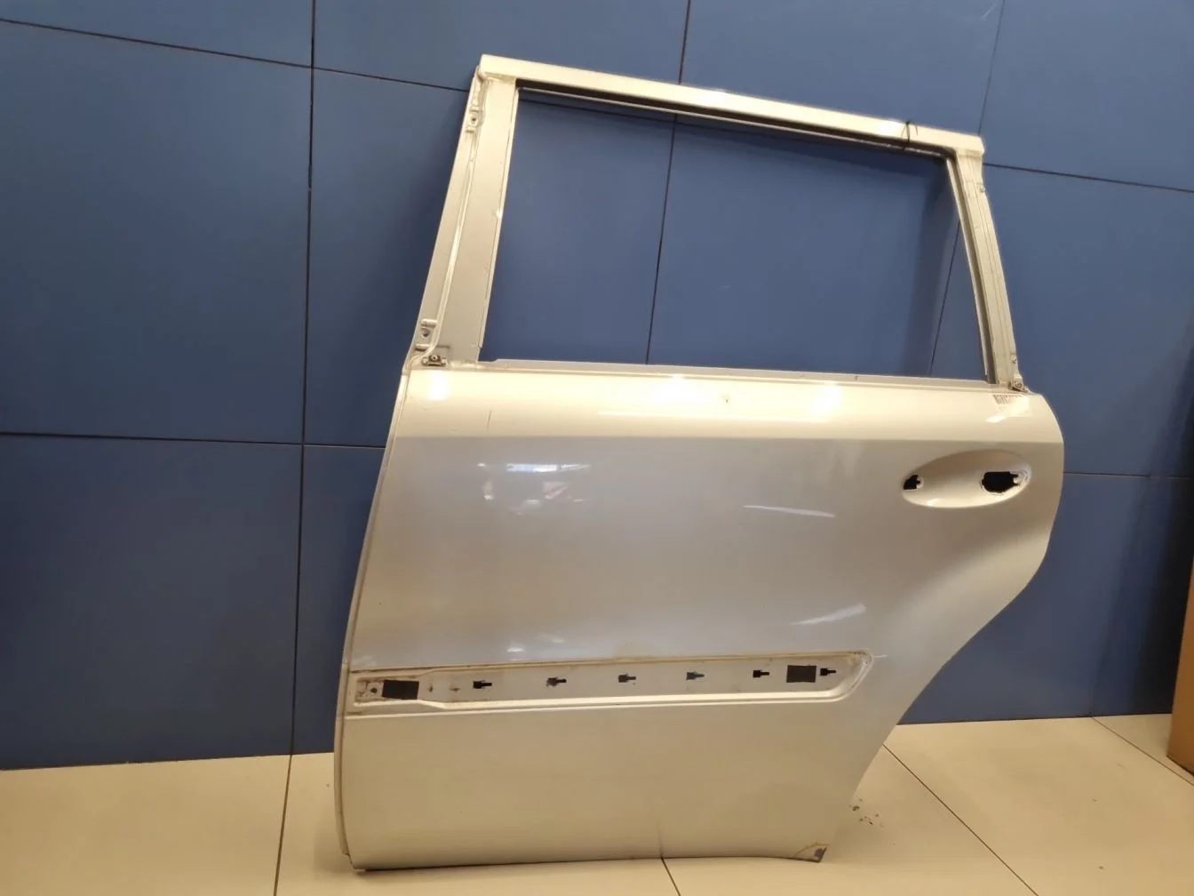 Дверь левая задняя для Mercedes GL-klasse X164 2006-2012