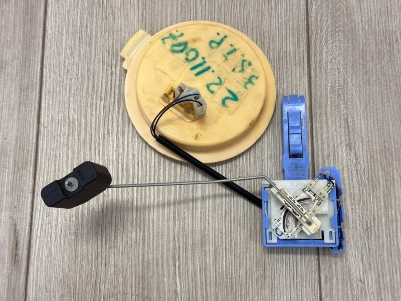 Датчик уровня топлива VW Touareg 2 2010-2018 7P