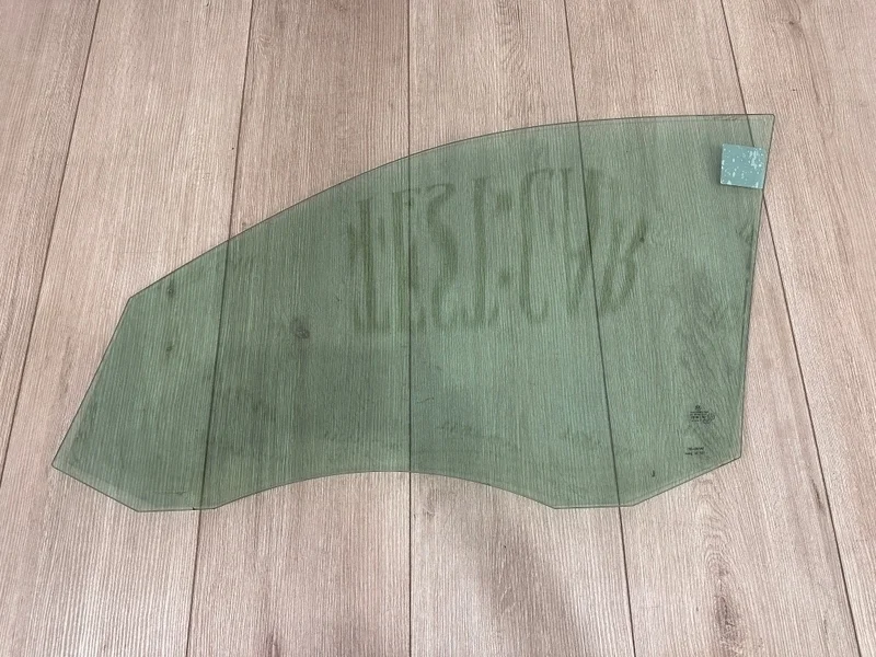 Стекло двери VW Tiguan 2008-2017 5N