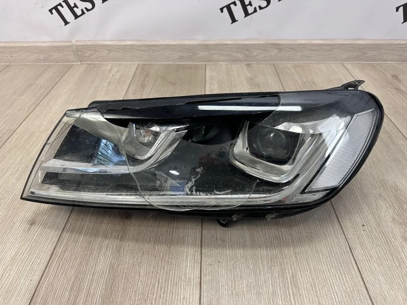 Фара VW Touareg FL 2014-2018 7P