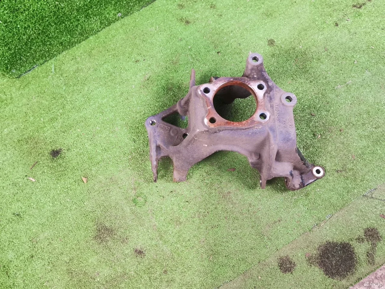 Кулак поворотный задний левый ford kuga 2