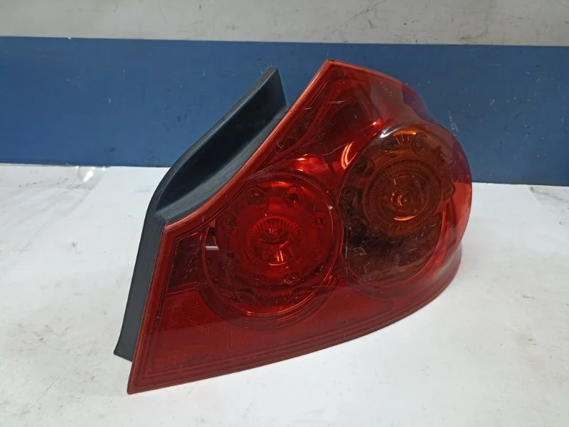 Фонарь Nissan Skyline 2008 26550JK000 PV36, задний правый