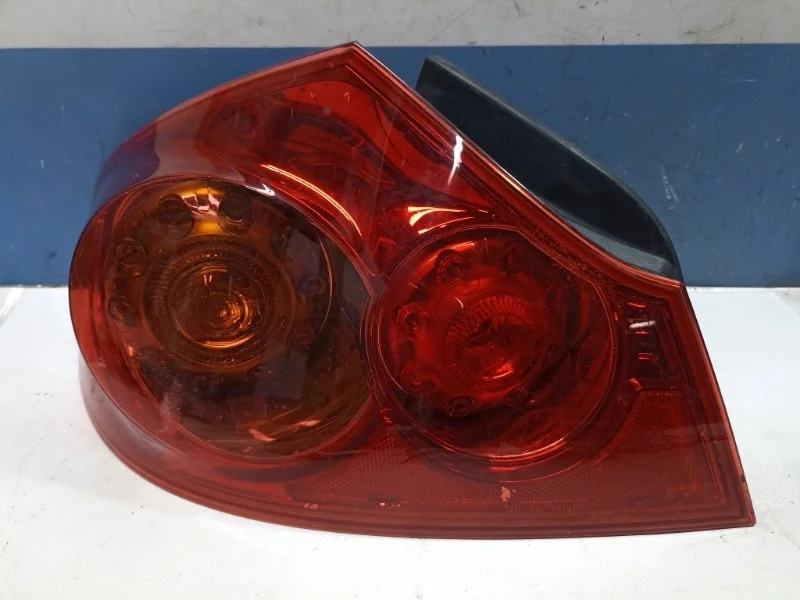 Фонарь Nissan Skyline 2010 26555JK000 PV36, задний левый