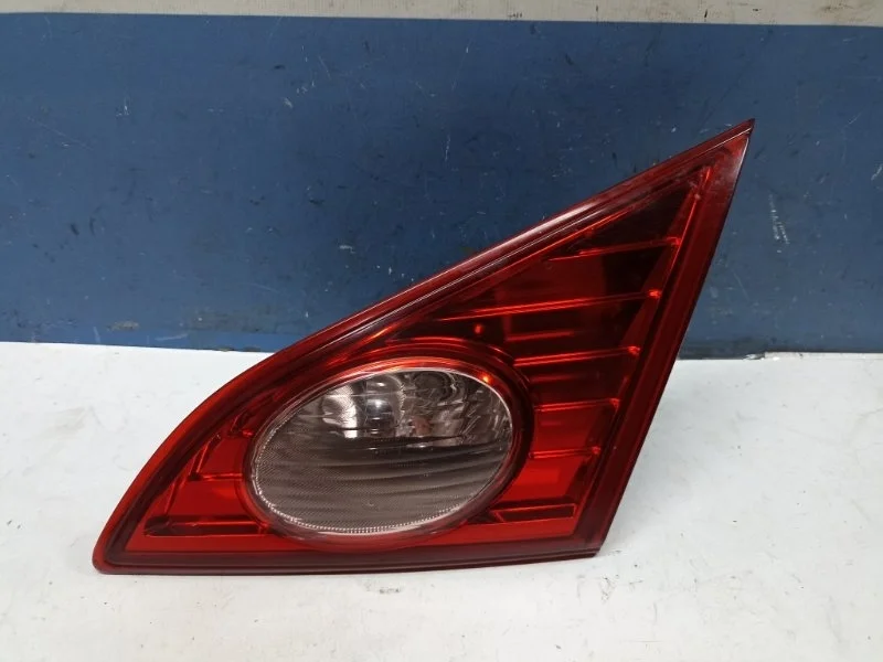 Фонарь внутренний Nissan Murano 2014 265401AA1A Z51, задний правый