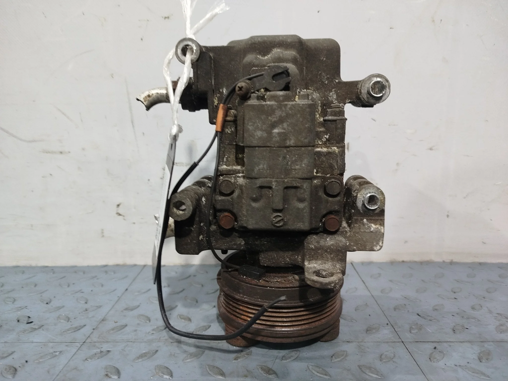 КОМПРЕССОР КОНДИЦИОНЕРА MAZDA C23661450E