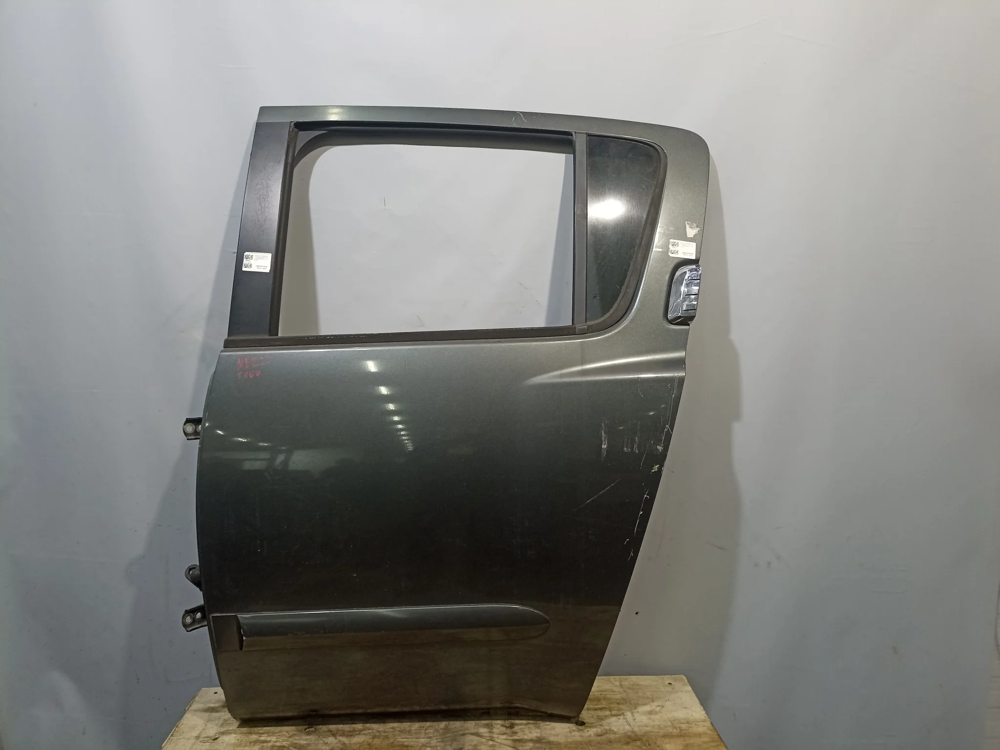 ДВЕРЬ NISSAN INFINITI 821017S030 ЗАД ЛЕВО серый, K11 NE222