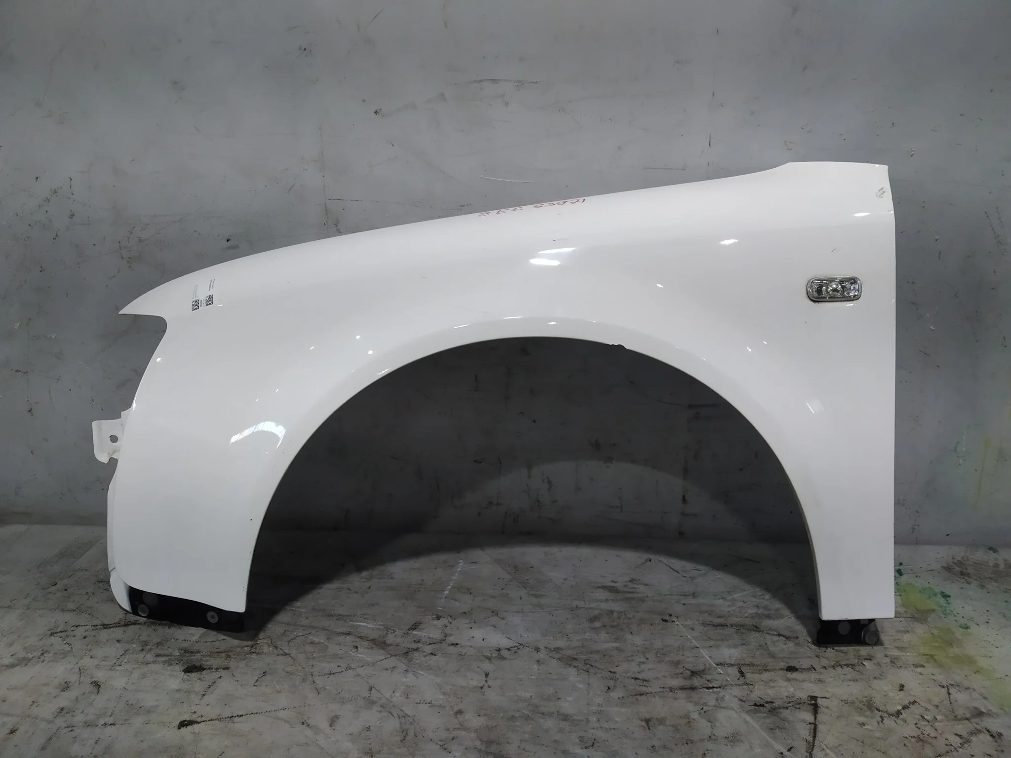 КРЫЛО AUDI 8E0821105B ПЕРЕД ЛЕВО белый, LZ5L S3971