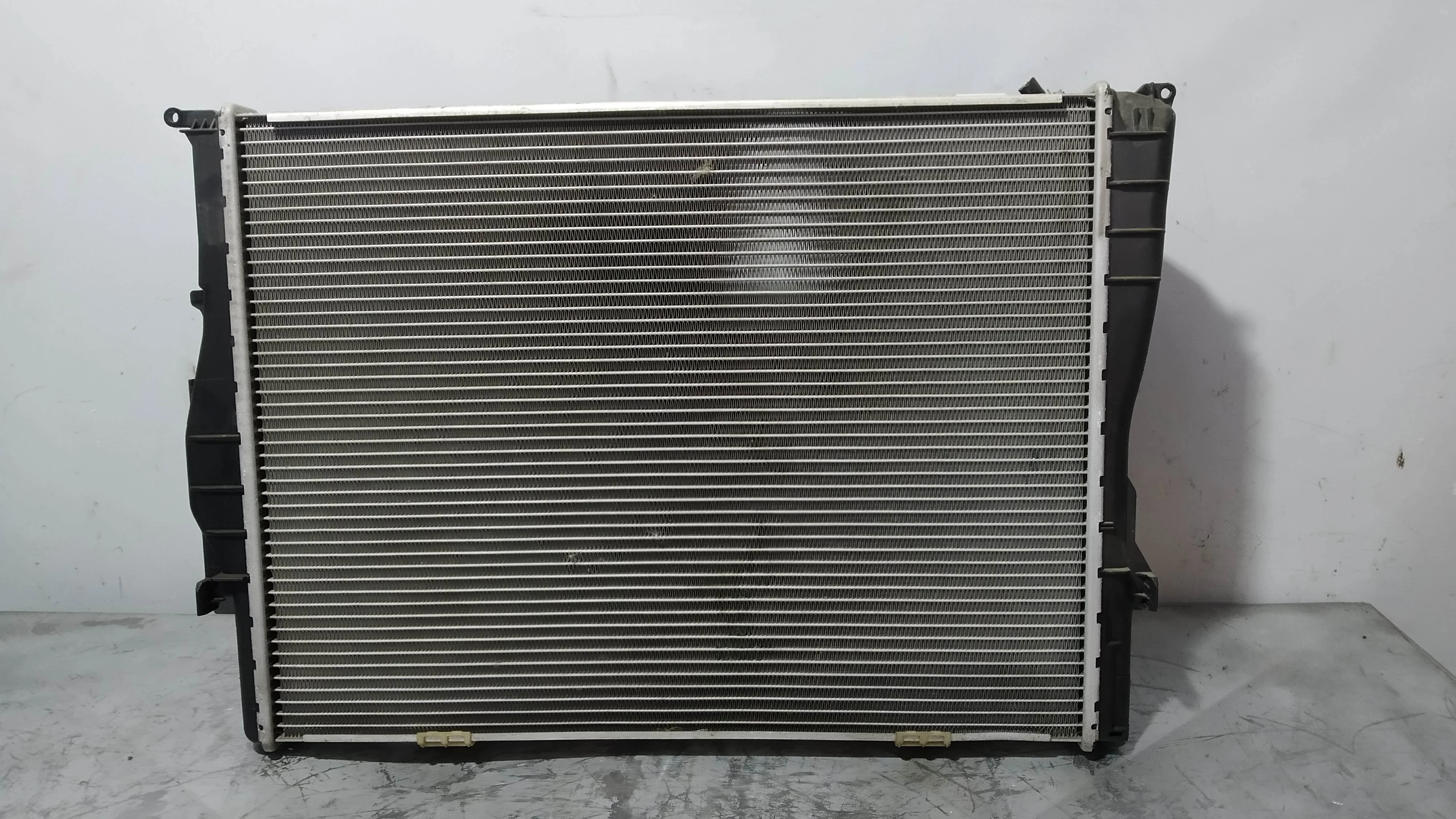 РАДИАТОР ДВИГАТЕЛЯ BMW ... N46B20B N52B25A N52B25B N52B30A N53B30A 1-SERIES 3-SERIES X1 Z4 ... E89 E90 E91 E92 E93 АТМ БЕЗ ДИФФУЗОРА 17117559273 FA381Z