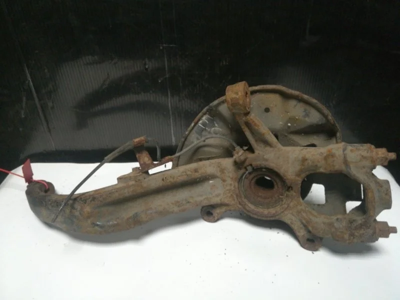 Кулак поворотный Mazda 6 2007-2012 GS1D33021 GH, передний правый