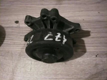 Б.у. помпа TOYOTA COROLLA E150 TOYOTA COROLLA E150