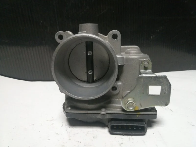 Дроссельная заслонка Mazda Cx-5 2012-2018 PE0113640B KE 2.0