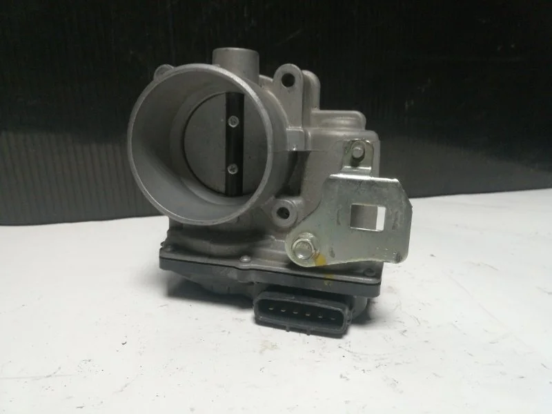 Дроссельная заслонка Mazda Cx-5 2012-2018 PE0113640B KE 2.0