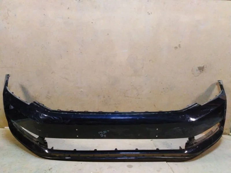 Бампер Volkswagen Passat 2014-2020 3G0807221 B8, передний