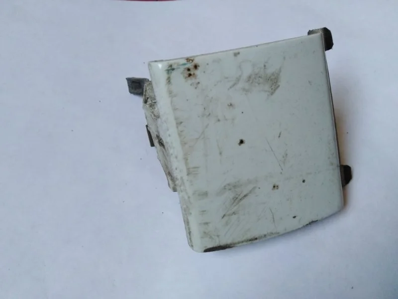 Заглушка буксировочного крюка Opel Astra 1998-2010 90559482 G, передняя