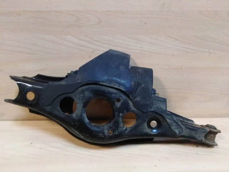 Рычаг нижний Lexus NX 2014-2019 4874042010, задний левый