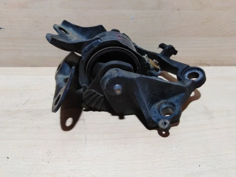 Опора акпп Mazda 6 2006-2012 GS1G39070B GH 2.5