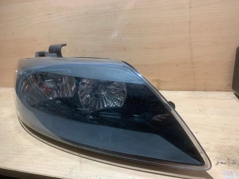 Фара Audi Q7 4L0941004AE 4L, передняя правая