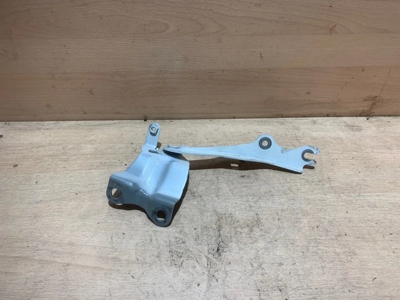 Петля капота Mazda 3 BBM252420 BL, левая