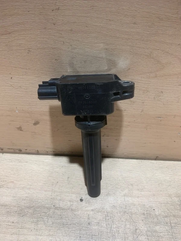 Катушка зажигания Mazda 3 PE2018100 BM 2.0