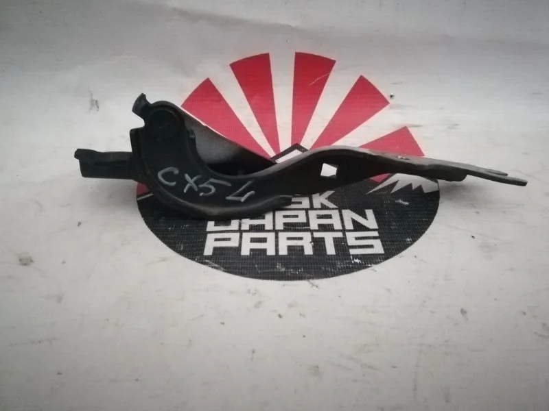 Петля капота Mazda CX-5 2012-2017 KD5352420A KE, передняя левая