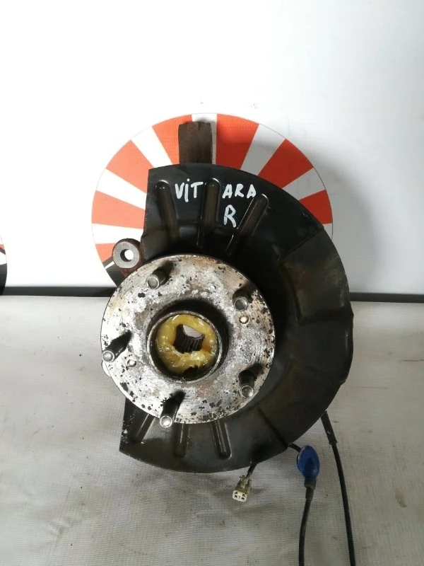 Кулак поворотный Suzuki Grand Vitara 2006 4511165J00, передний правый