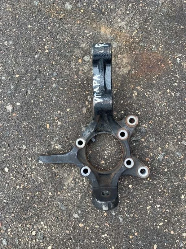 Кулак поворотный Suzuki Grand Vitara 4511165J00 JT, передний правый