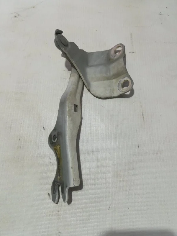 Петля капота Mazda 6 2009-2012 GS1D52420A GH, левая