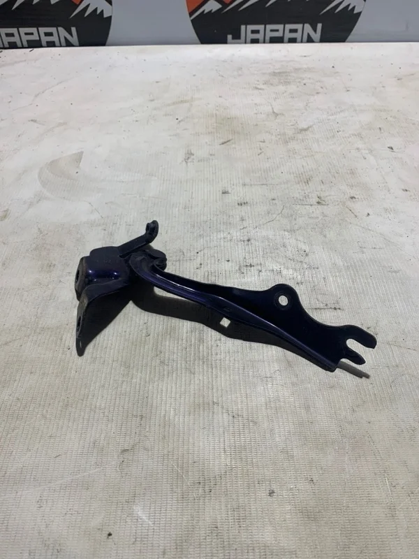 Петля капота Mazda 3 BBM252420 BL, левая