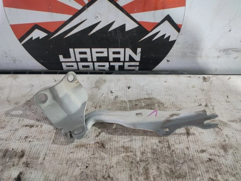 Петля капота Mazda 6 GS1D52420A GH, левая