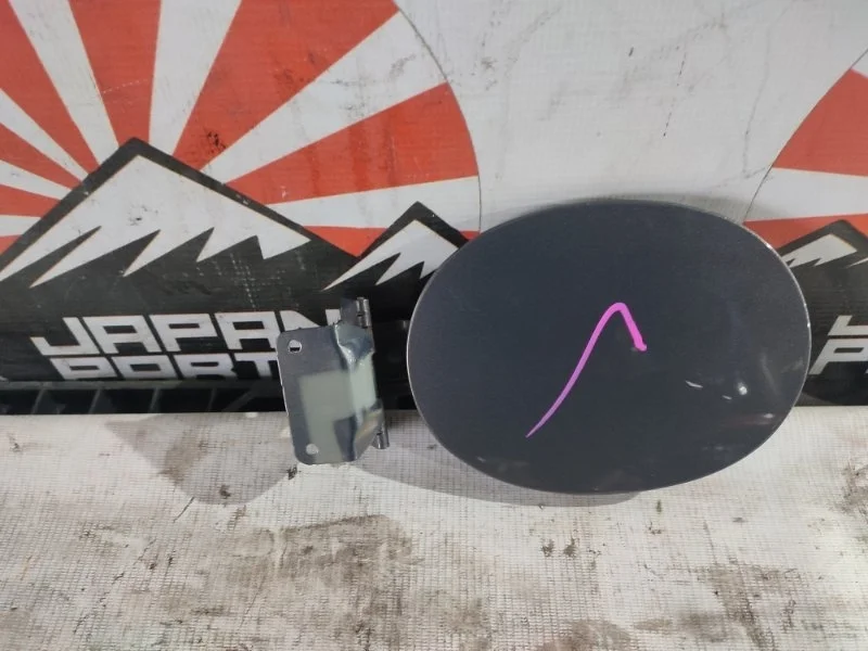 Лючок бензобака Mazda 3 2003-2009 BP4K42410F BK