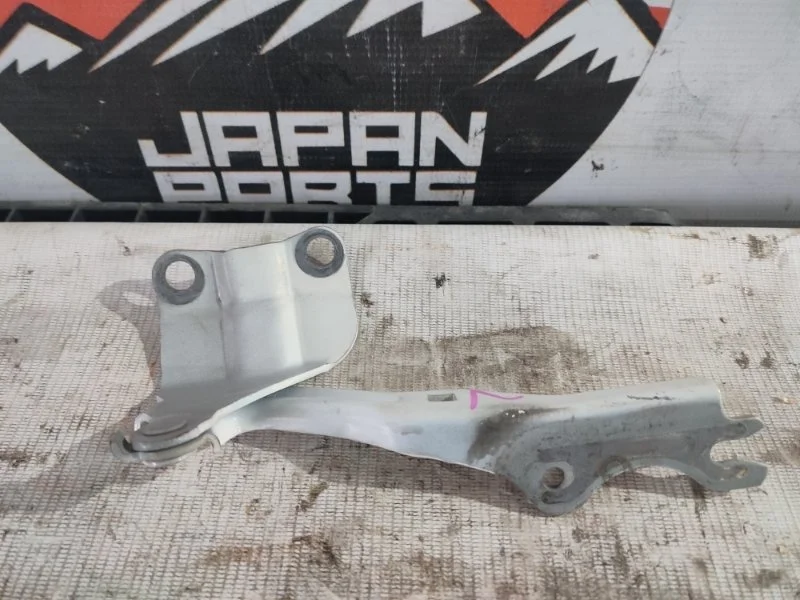 Петля капота Mazda 6 GS1D52420A GH, левая
