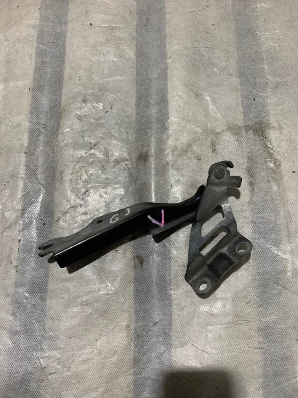 Петля капота Mazda 6 GHP952420B GJ, левая