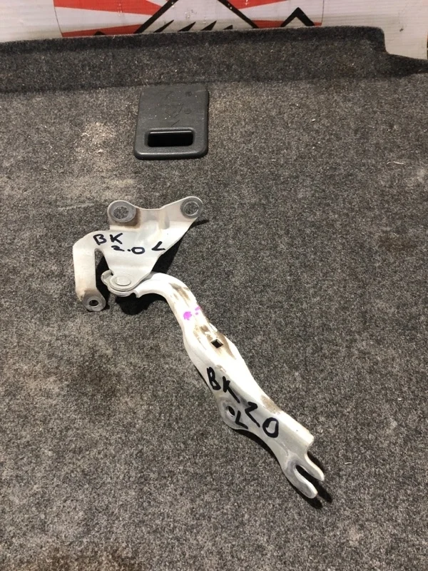 Петля капота Mazda 3 2003-2008 BP4K52420B BK, левая