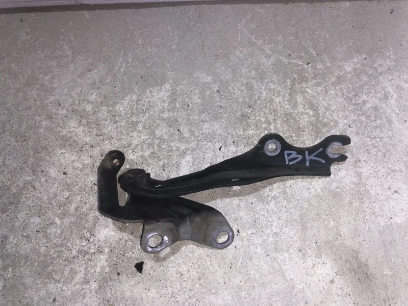 Петля капота Mazda 3 BP4K52420B BK, левая